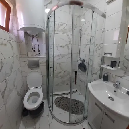 Mina Kaludjerske Bare